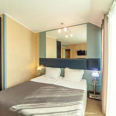 Ξενοδοχείο Hotel Elegance 3*